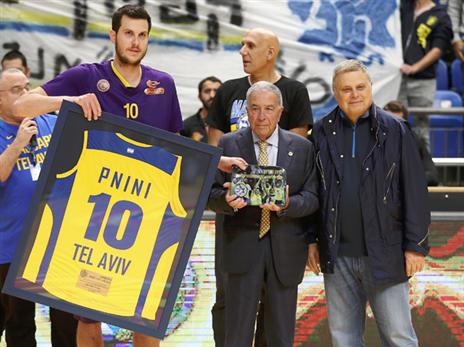 פניני זכה לטקס מרשים בפתיחה (אלן שיבר)