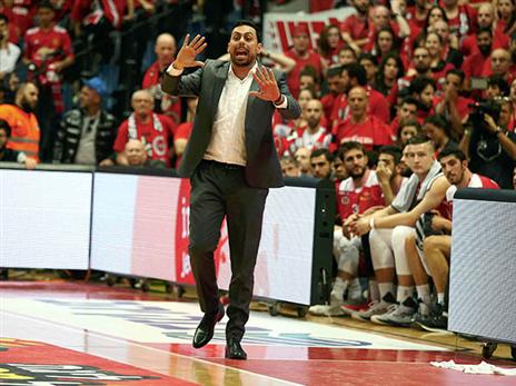 עמד מאחורי הקלעים ברגעים שעשו שינוי בי-ם (אלן שיבר)