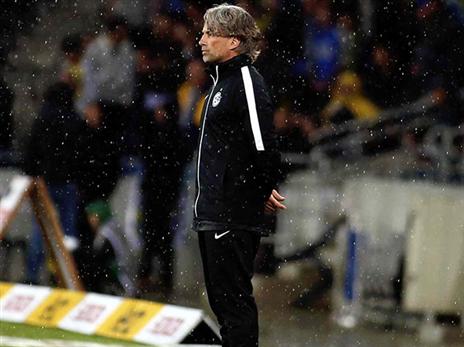 משחק אחרון של מאס על הקווים כמאמן ראשי (אלן שיבר)