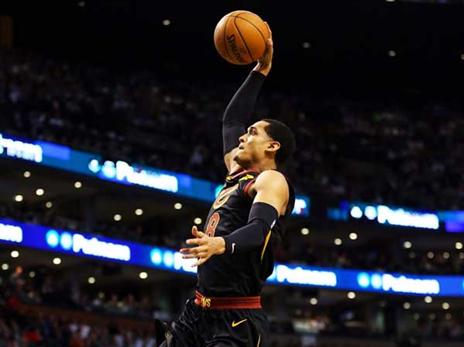 קלארקסון מרחף להטבעה בבכורה (Getty)