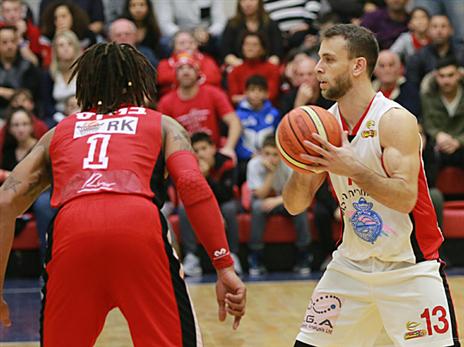 סקוורר. גלבוע עם יתרון במאזן הפנימי מול הפועל ת"א (מנהלת)