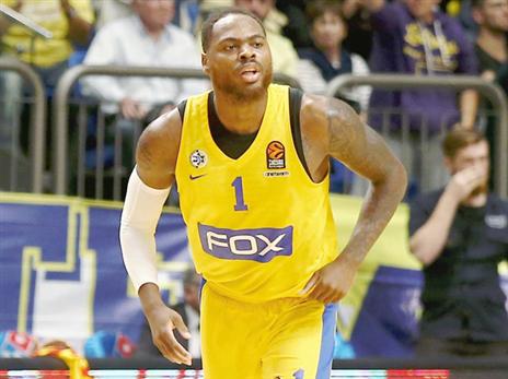 "המאבק עדיין לא הסתיים". תומאס (אלן שיבר)