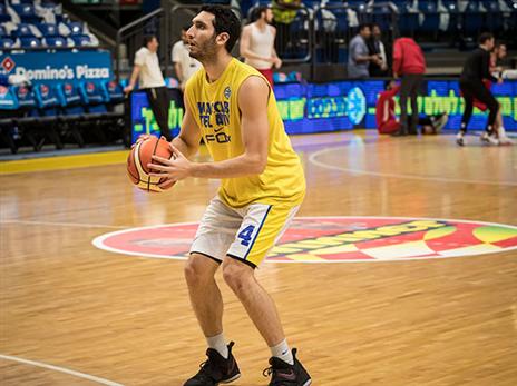 "מכבי הכריזה על קבוצה ללא ישראלים בשנה הבאה" (אלן שיבר)