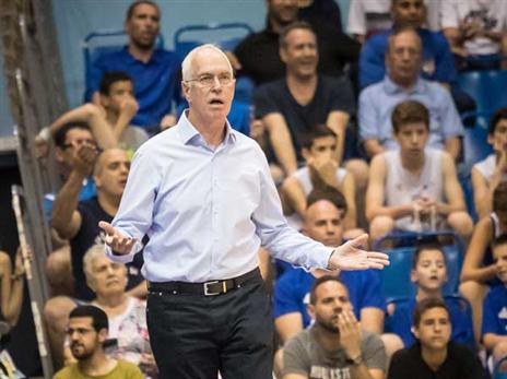 שיבק לא ממש אהב מה שהוא ראה ברבע הראשון (מנהלת הליגה)