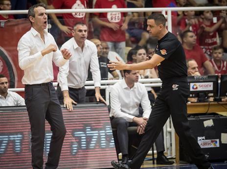 קטש: "אף פעם לא הזעתי ככה" (מנהלת)