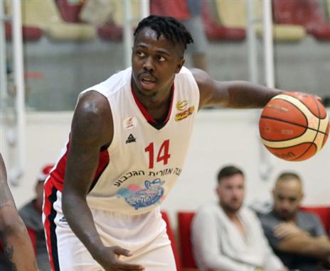 הולכים על המוכר. בראון (מנהלת הליגה)