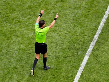 לאחר שלראשונה בגביע העולם, השופט שינה את החלטתו אחרי שבדק ב-VAR