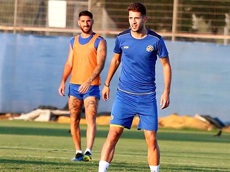 ייאבק עם דוידזאדה על המקום בהרכב. סאבוריט (אלן שיבר)