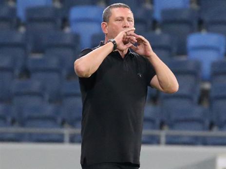 יפסיק עם הניסויים בעמדת המגן הימני. קלינגר (דני מרון)