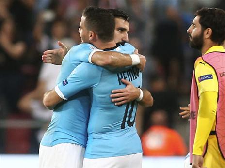 ניצחונות שיבעטו את הגזענות מהמגרשים (אלן שיבר)