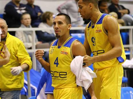 סטול מובל החוצה מהפרקט אחרי ההרחקה (מנהלת הליגה)