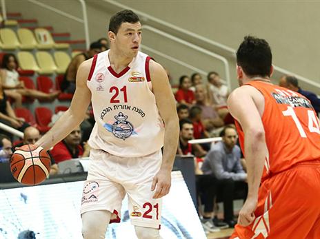 טונות של ביטחון עצמי. ארצי