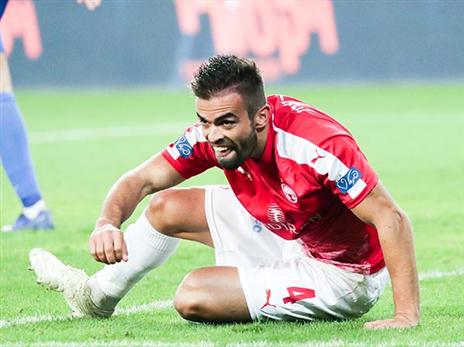 ניסיון להכשיר אותו להפועל ת"א. ויטור (דני מרון)