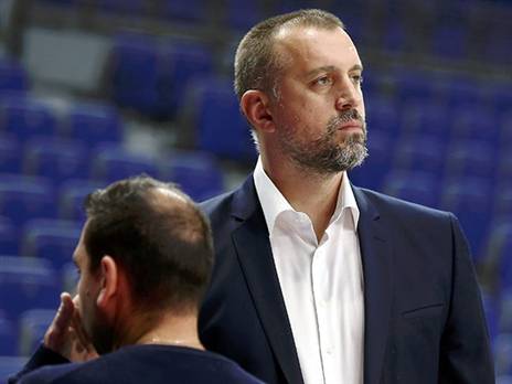 פונה לשוק האמריקני. וויצ'יץ' (אלן שיבר)