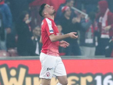 כבר היה רגל וחצי בחוץ. זריהן (דני מרון)