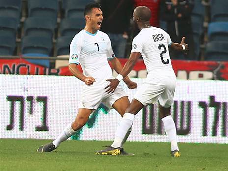 מחפשים כותרות על הגב שלו? (אלן שיבר)