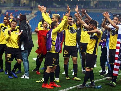 "לא האמנתי שנגיע עד לכאן". שחקני נתניה (צילום: אלן שיבר)