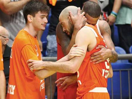 טישמן וסימפסון. הכוכבים הלא צפויים של המשחק (אלן שיבר)