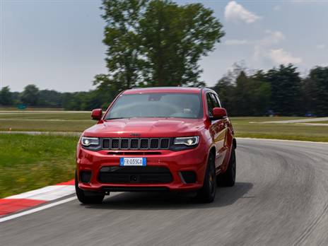 ג'יפ גרנד צ'ירוקי הנוכחי. בקרייזלר מאיצים את הניסויים לקראת חשיפה של הדור הבא(צילום: יצרן)
