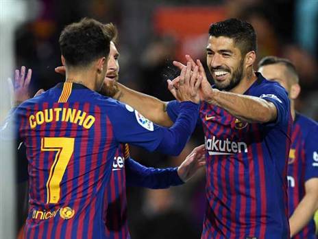 מסי, סוארס וקוטיניו. הברזילאי הכניס מימד של איום בבעיטות מחוץ לרחבה (Getty)