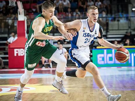 זיס, ריצה יפה בפתיחה (עודד קרני)