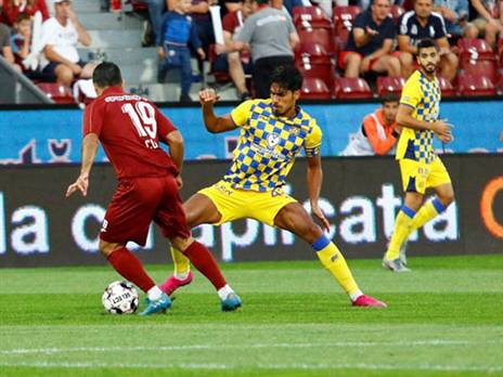 פרץ מול קלוז'. ימשיך עם מכבי ת"א לליגת האלופות? (הפייסבוק של מכבי ת"א)