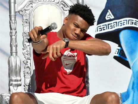 אנטטוקומפו. הכוכב הגדול של האליפות לא מגיע מארה"ב (Getty)