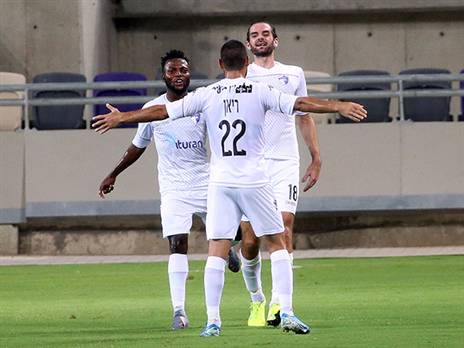 חנכו את האצטדיון. שחקני ק"ש (אודי ציטיאט)