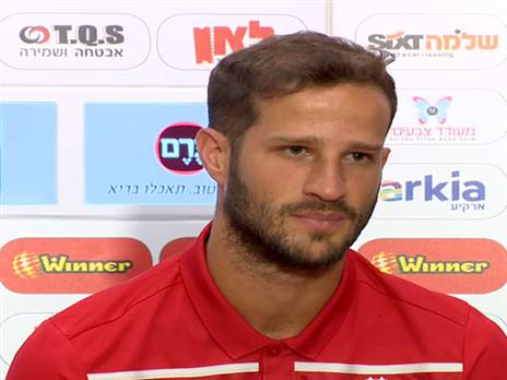 הירש. מרוצה מהשער והניצחון