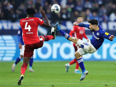 קרב אטרקטיבי בגלזנקירשן (GETTYIMAGES)