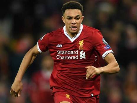 אלכסנדר-ארנולד. יכול לצאת להתקפה בזכות העבודה של פאביניו (Getty)