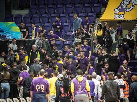 האוהדים של חולון בעין הסערה (אלן שיבר)