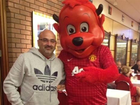 באולד טראפורד עם פרד האמיתי