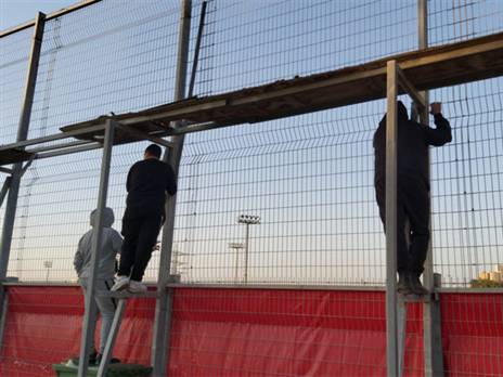 אוהדי הפועל תל אביב באימון היום