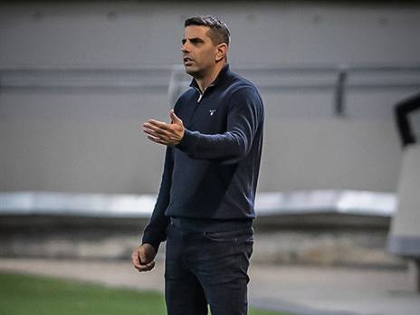 מימר. ינסה להרים את השחקנים (עודד קרני)