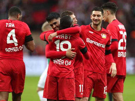 במומנטום אדיר. שחקני לברקוזן חוגגים עוד ניצחון (GETTYIMAGES)