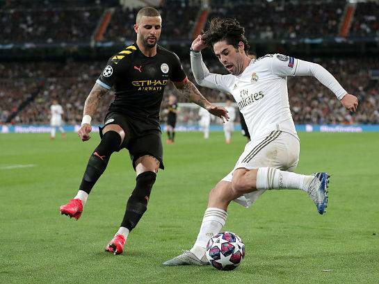 ווקר בפעולה בהגנה, קשה לעבור אותו (getty)