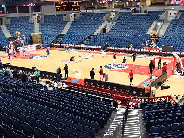 חשש מהמשך קיום הכדורסל. הארנה ריקה (צילום: ברני ארדוב)