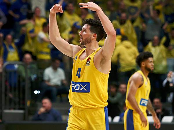 קלויארו, מוכן להירשם לסגל (אלן שיבר)