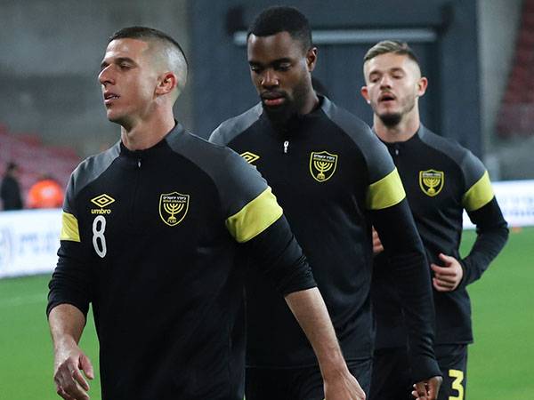 ורד. שוב בספסל (דני מרון)