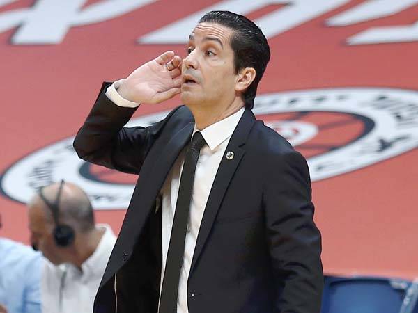 "נחתים מעט שחקנים". ספרופולוס (צילום: אלן שיבר)