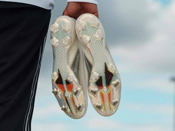 "שואפים למהירות, לא להאטה" (ROCO RUNS)