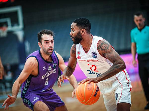 ירושלים הסתבכה במחצית הראשונה (FIBA)