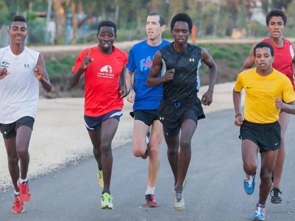 (אתלטי הסמטה, העמוד הרשמי)