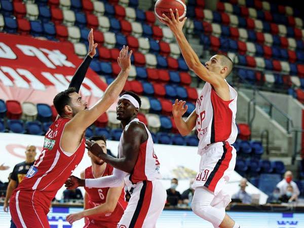 למרות משחק מצוין של מדר, הפועל ת"א הפסידה (אלן שיבר)