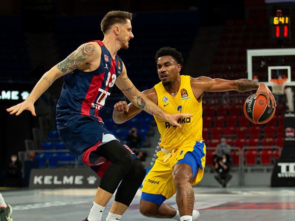 כריס ג'ונס גם כן סיפק יכולת גבוהה (getty)