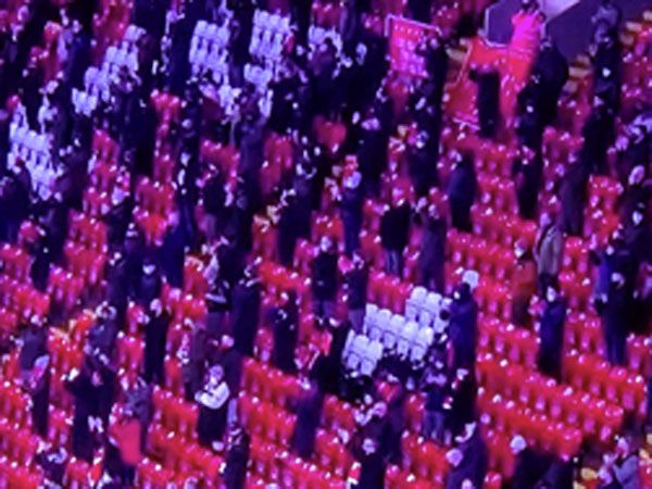 בעולם הכניסו קהל, מתי אצלנו?