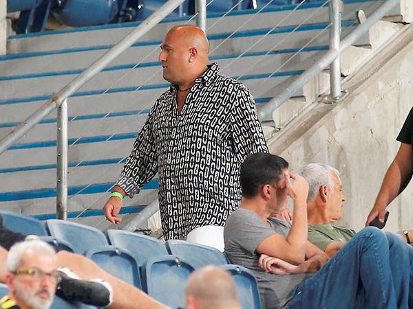 כועס על השחקנים. אברמוב