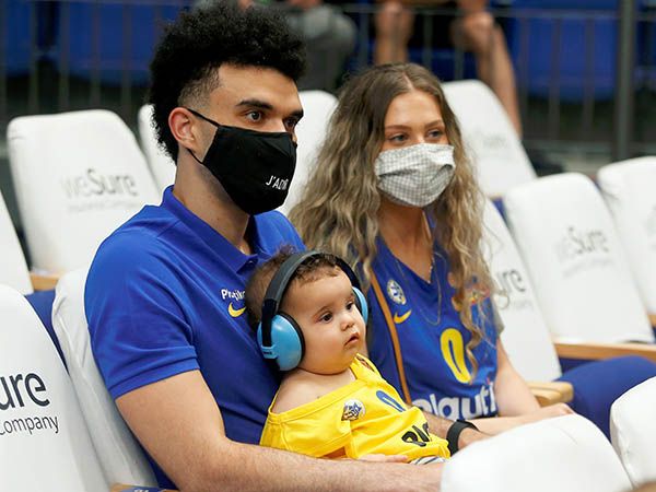 בדרך להגשים חלום. בראיינט (אלן שיבר)