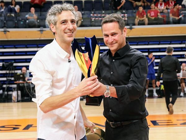 טקס לנאמן (הדר ואן קולא, איגוד הכדוריד)